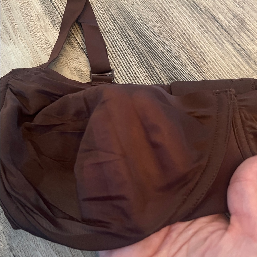 SKIMS Dark Brown Underwire Bra - Picture 2 of 3